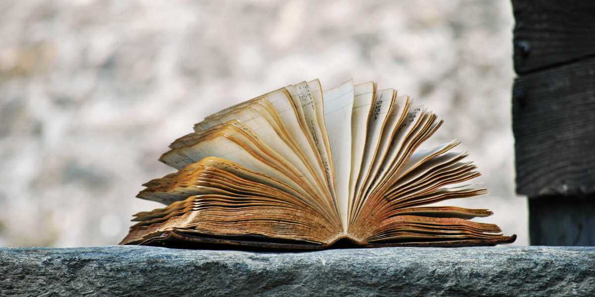 Storyteller By Liz Lochead Poem Analysis storyteller-by-liz-lochead-poem-analysis